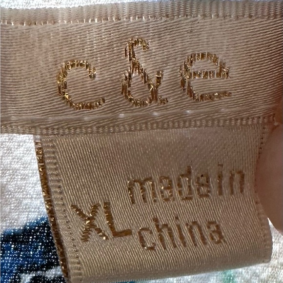 C&E Floral Blouse - Picture 5 of 11